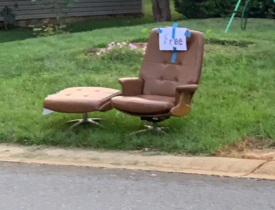 free chair curb alert